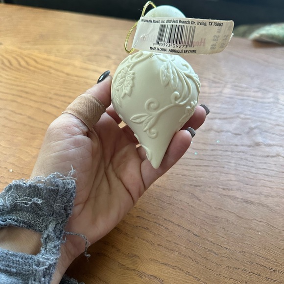 Paintable snowman ornament - Picture 4 of 6